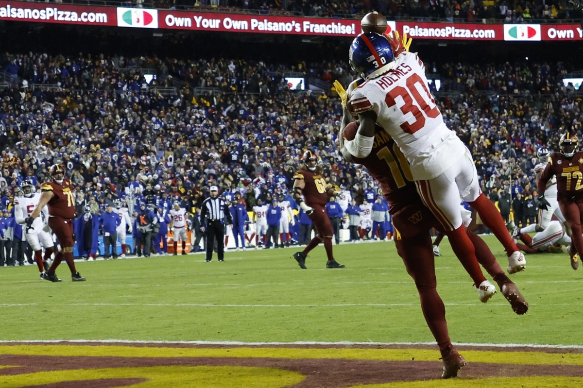 Giants cornerback Darnay Holmes breaks up a pass intended for Commanders wide receiver Curtis Samuel in the end zone on fourth and goal in the final minute of the fourth quarter.