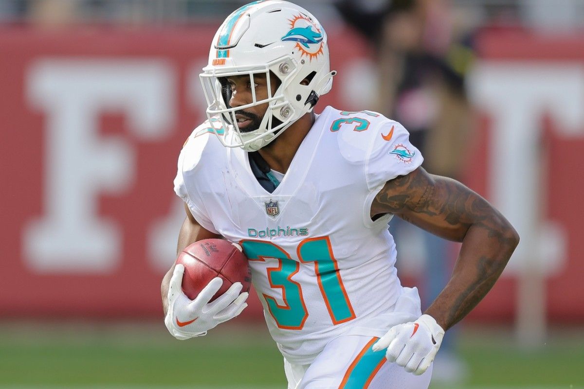 Miami Dolphins running back Raheem Mostert (31) during the game against the San Francisco 49ers at Levi's Stadium.