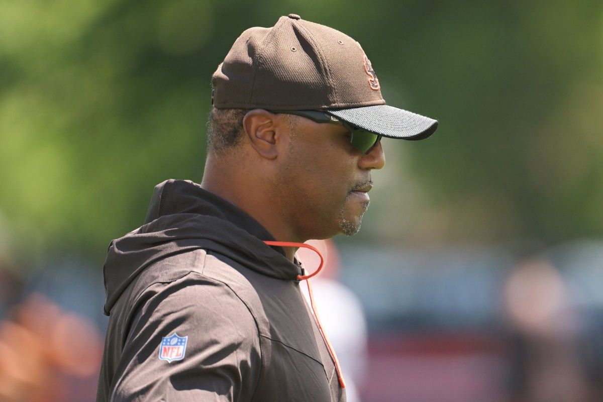Cleveland Browns Head Coach Kevin Stefanski Either Believes in Joe Woods or He Doesn't - Sports Illustrated Cleveland Browns News, Analysis and More - Vimarsana News