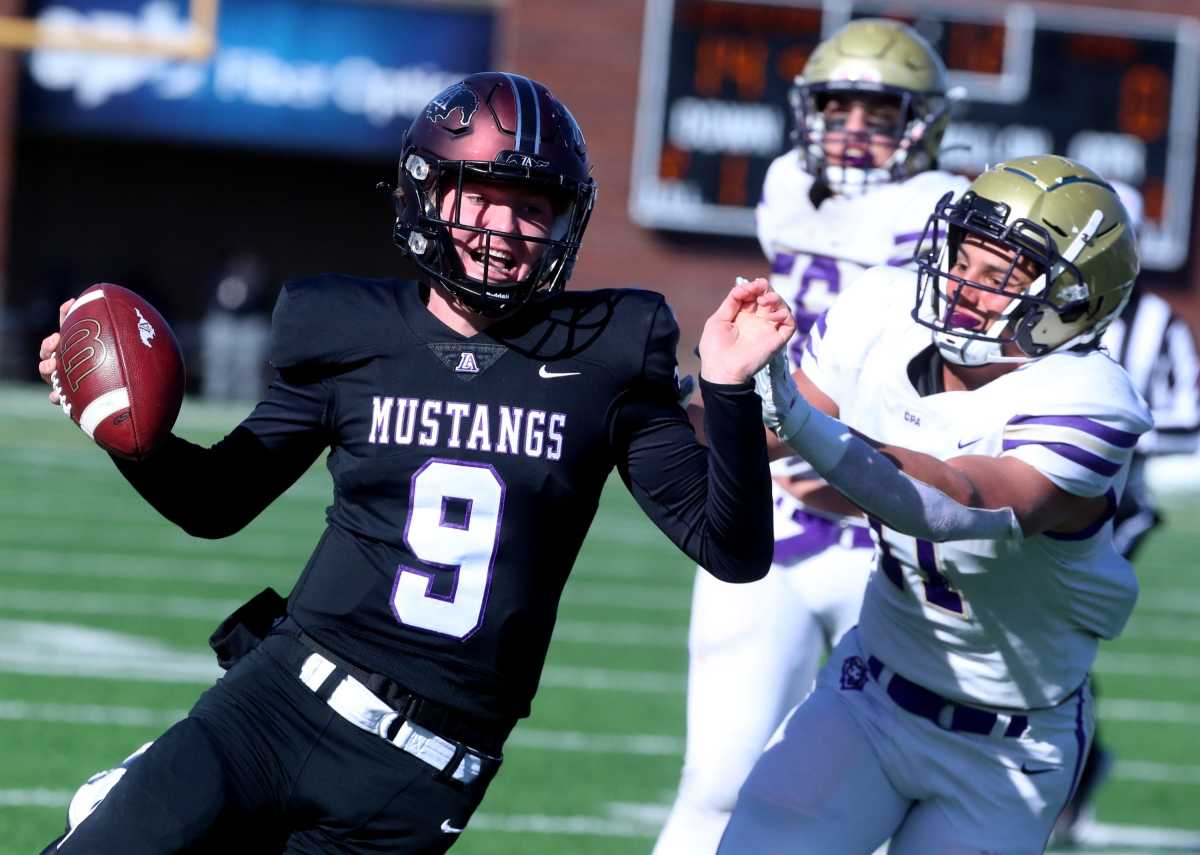Lipscomb Academy's Hank Brown (9) runs the option as CPA's Crews Law (11) pushes him out of bounds during the BlueCross Bowl Division II-AA Championship game at Finley Stadium, in Chattanooga, Tenn., on Thursday, Dec. 1, 2022. 3 Lipscomb V Cpa Football