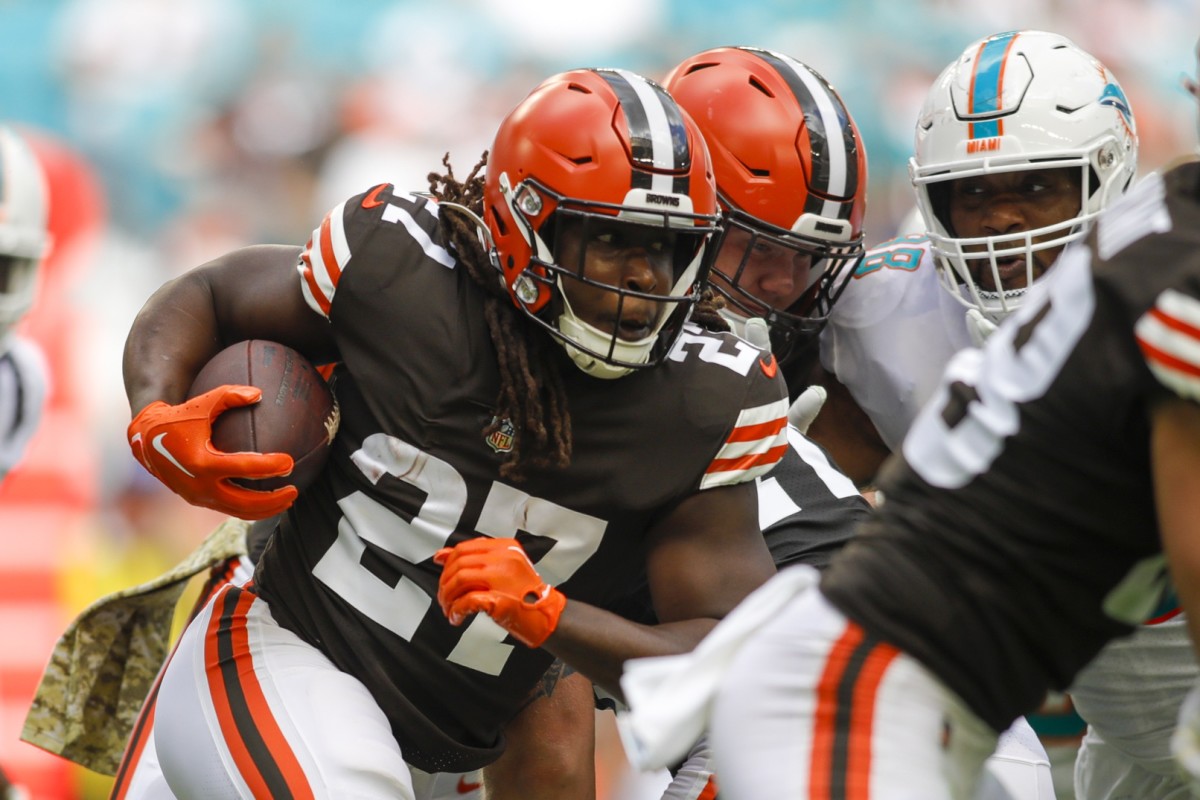 Cleveland Browns running back Kareem Hunt (27) runs with against the Miami Dolphins. Mandatory Credit: Sam Navarro-USA TODAY Sports