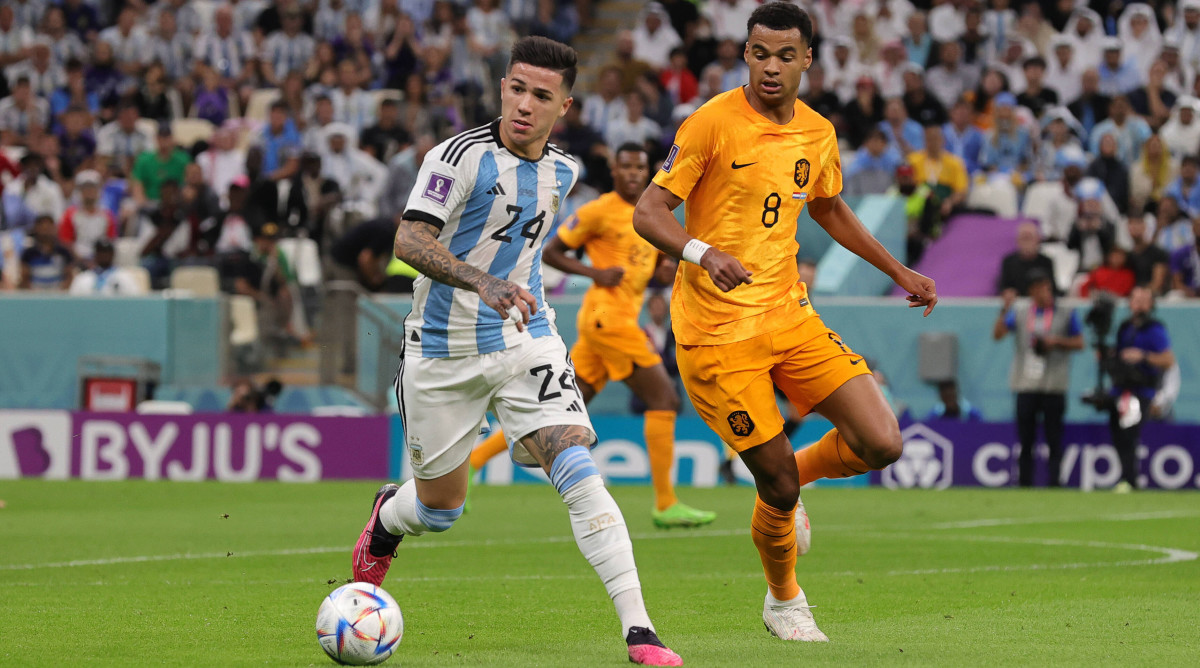 Cody Gakpo and Enzo Fernández during the World Cup.