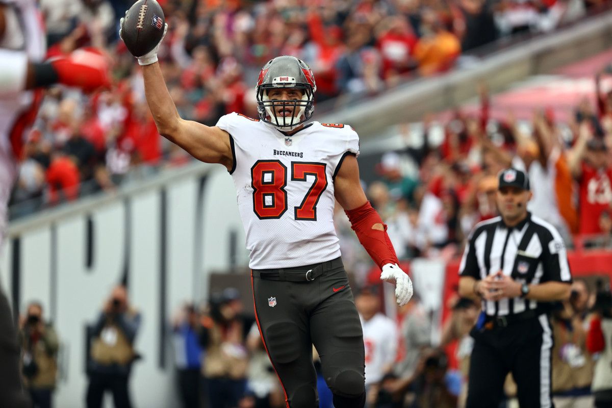 Multiple NFL teams reached out to Rob Gronkowski in aftermath of tweet - Vimarsana News