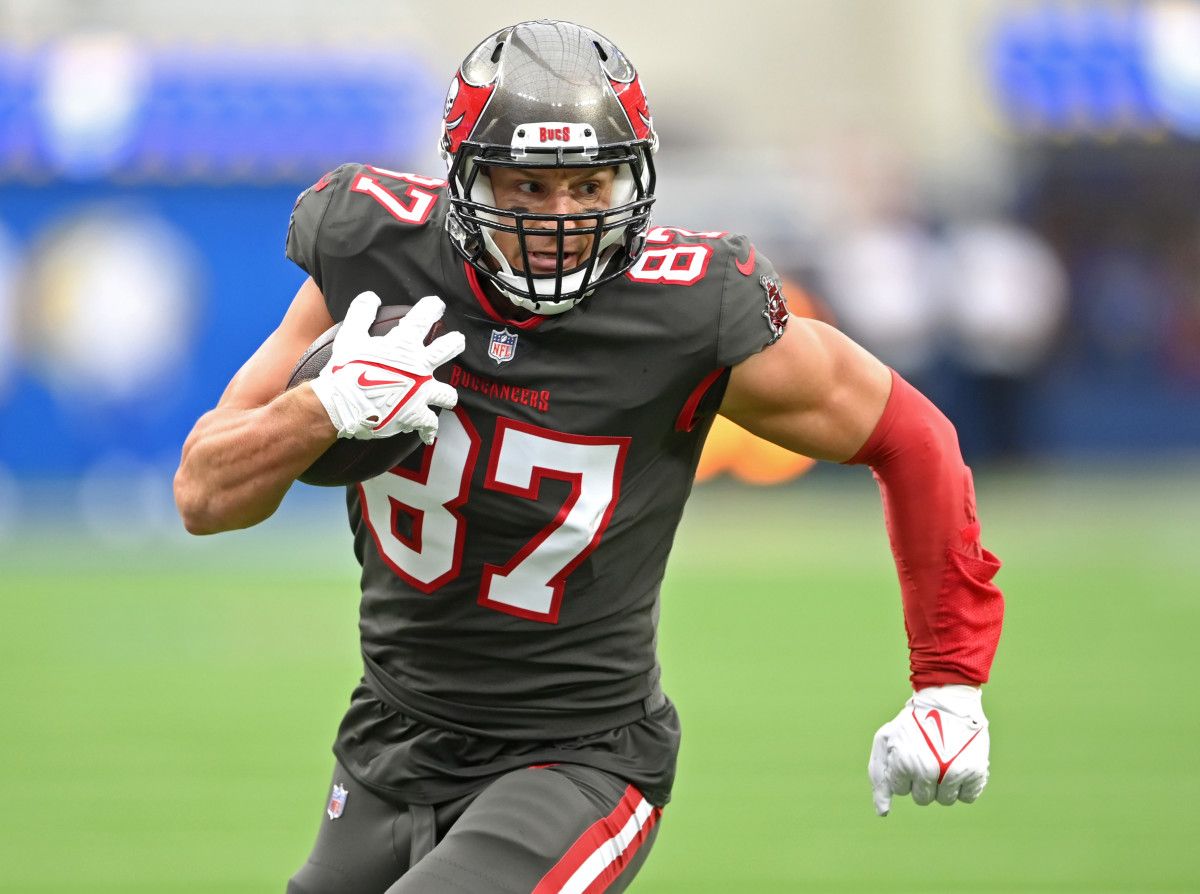 Report: Rob Gronkowski Recently Contacted Buccaneers About Potential Return - Vimarsana News