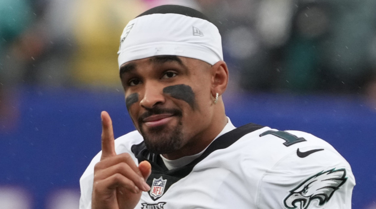 Eagles quarterback Jalen Hurts has the Eagles in the top spot in the NFC as Super Bowl favorite.