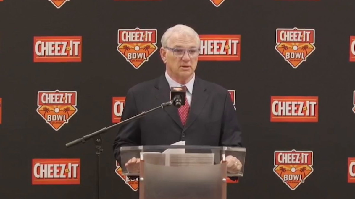WATCH Oklahoma DC Ted Roof CheezIt Bowl Media Day Sports