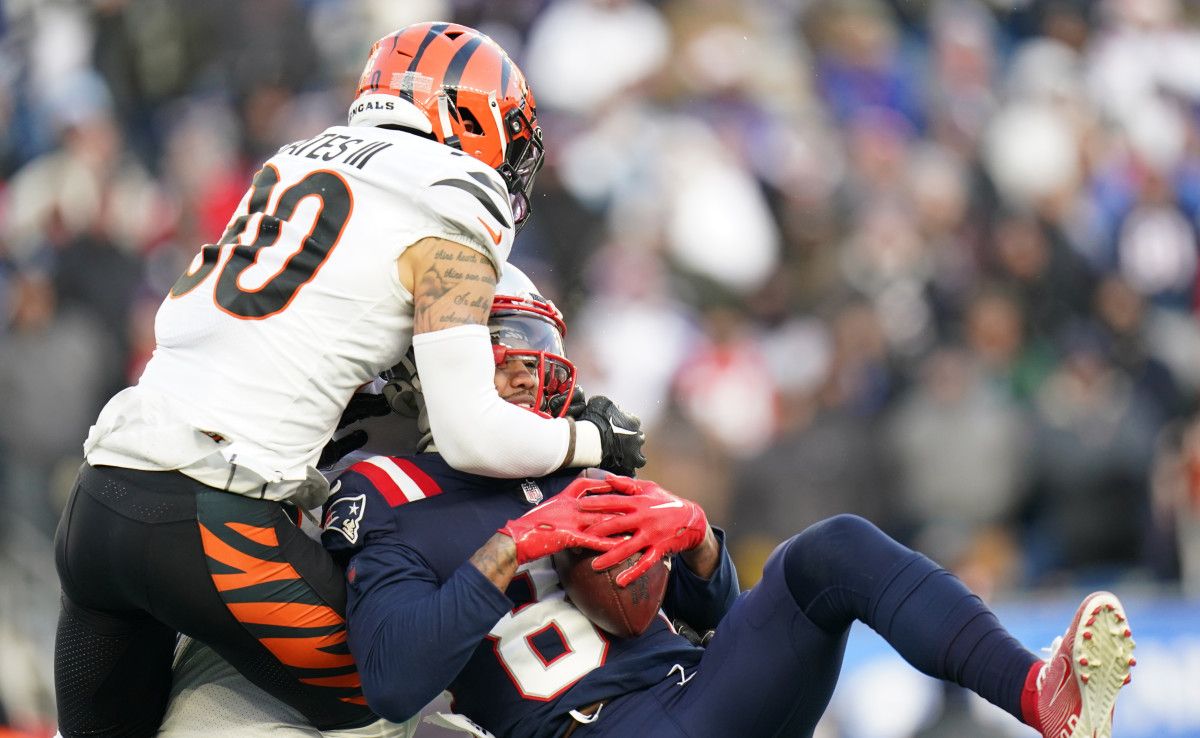 Watch: Cincinnati Bengals Safety Jessie Bates Waves Goodbye To Patriots Following Game-Sealing Fumble - Sports Illustrated Cincinnati Bengals News, Analysis and More - Vimarsana News