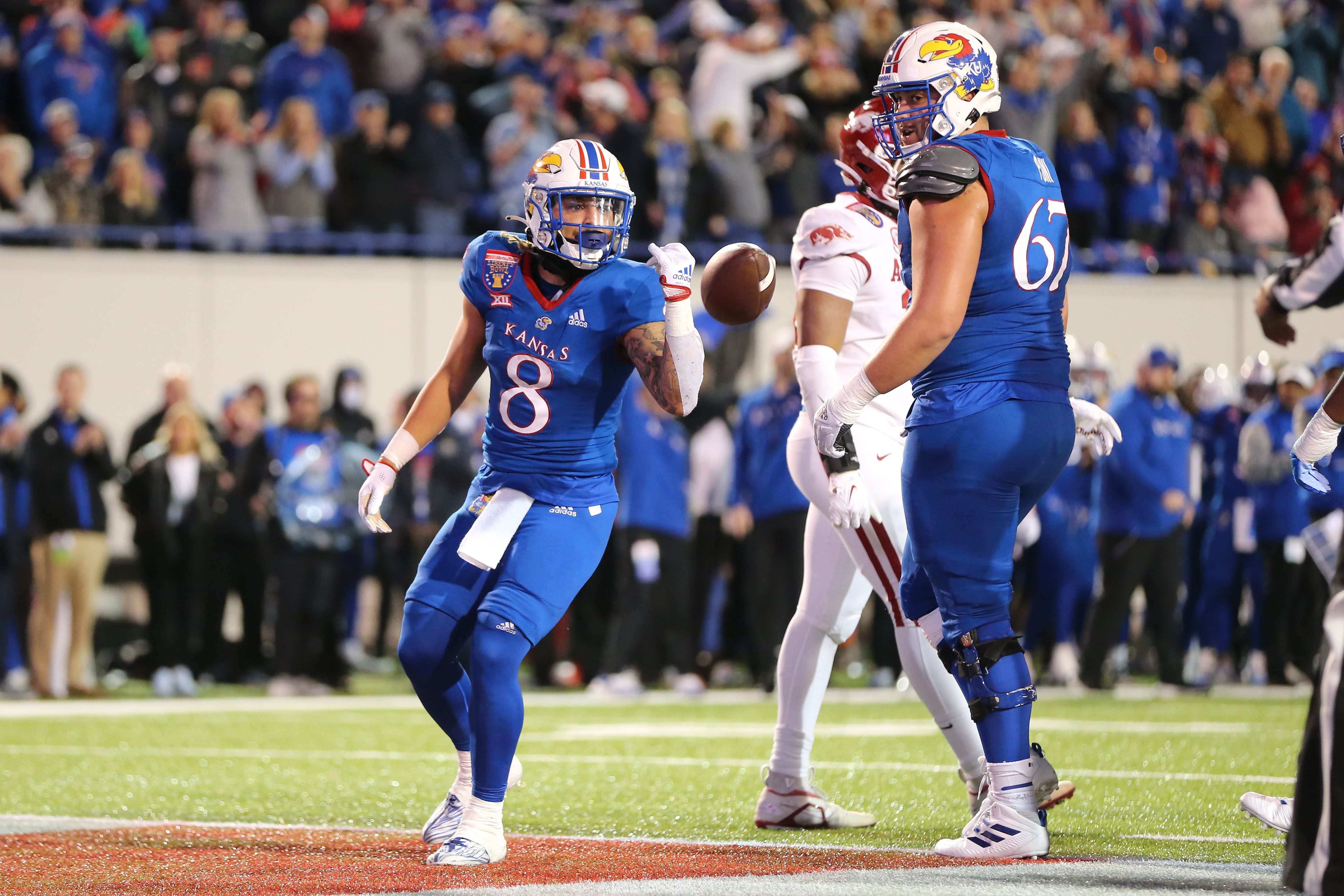 Unreal comeback falls short as Arkansas outmuscles Kansas in 3OT, 55-53 - Vimarsana News