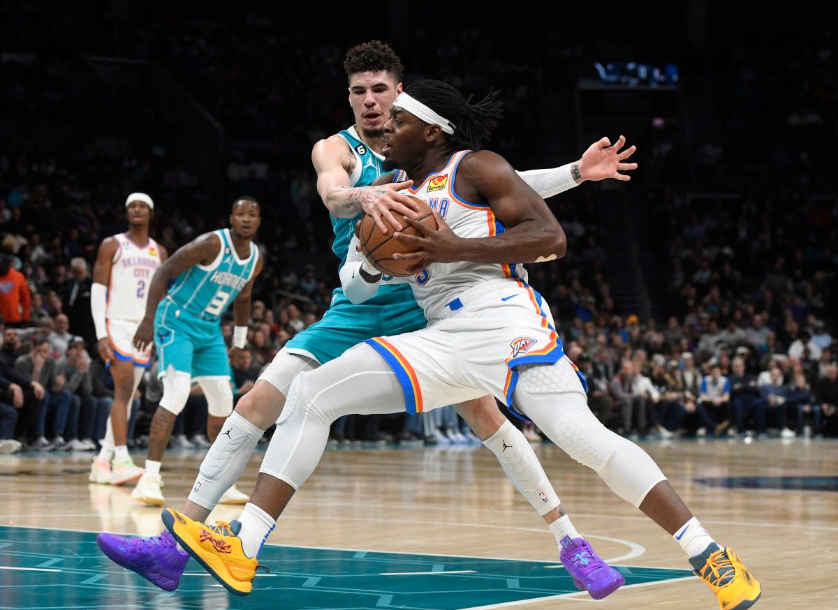 Late Collapse Leads to Thunder Loss in Charlotte - Vimarsana News