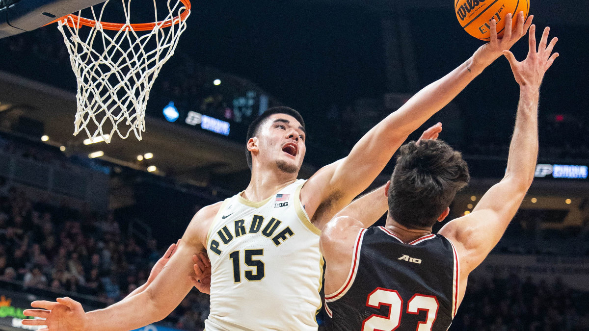 Purdue’s Zacy Edey grabs a rebound