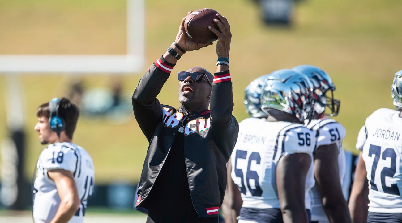 Jerry Jones Addresses Reported Discussions About Terrell Owens Comeback With Cowboys - Vimarsana News