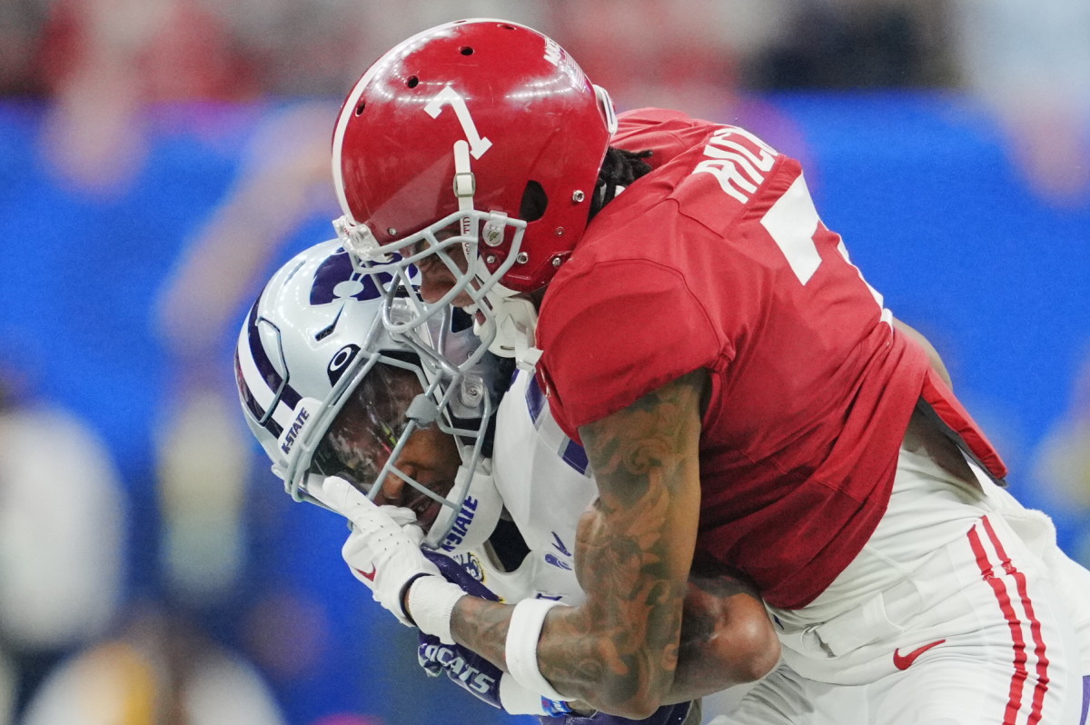 Alabama Crimson Tide defensive back Eli Ricks (7) tackles Kansas State Wildcats wide receiver Malik Knowles (4) during the first half in the 2022 Sugar Bowl at Caesars Superdome.