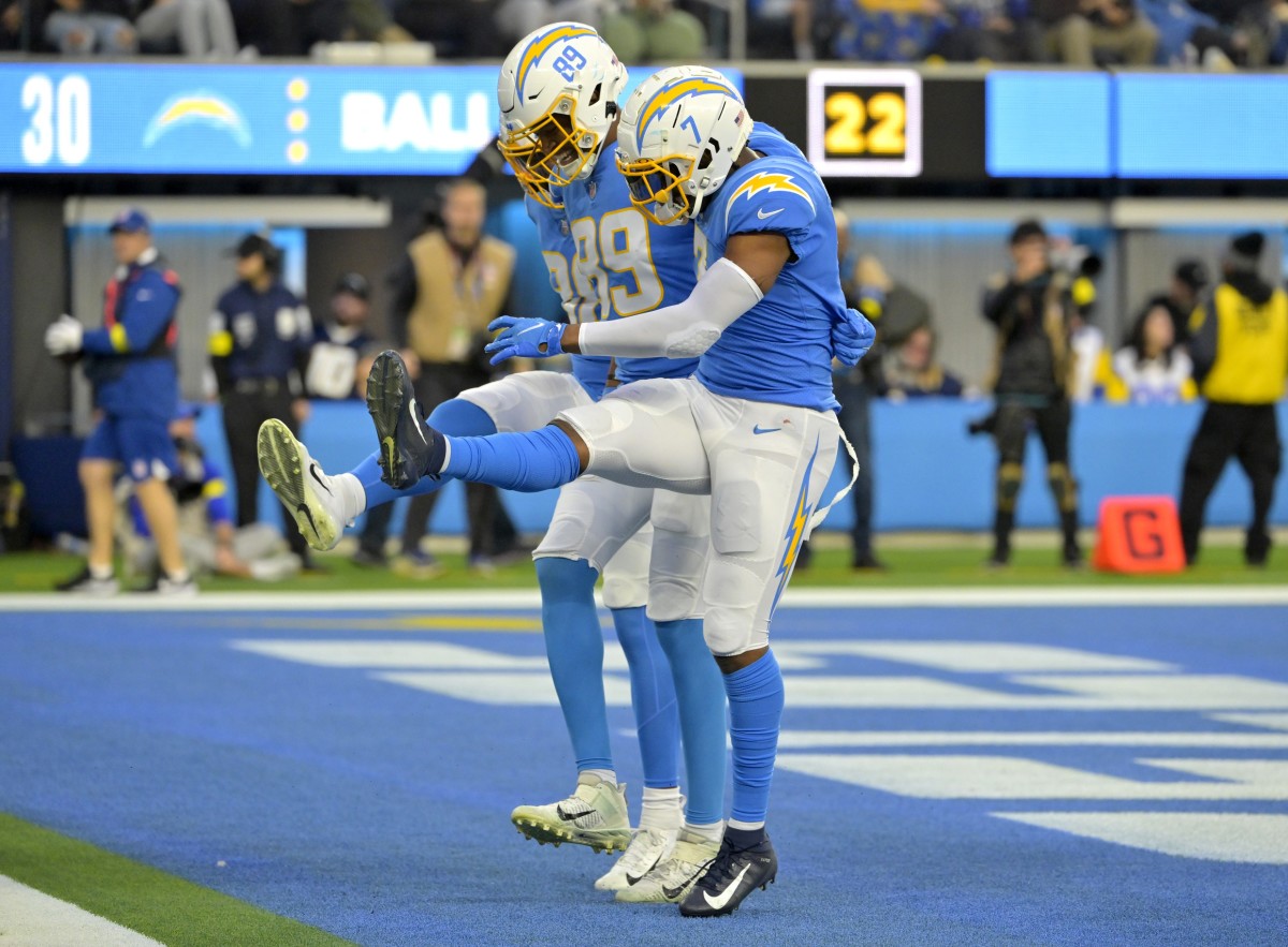 Los Angeles Chargers tight end Donald Parham Jr. (89) y tight end Gerald Everett