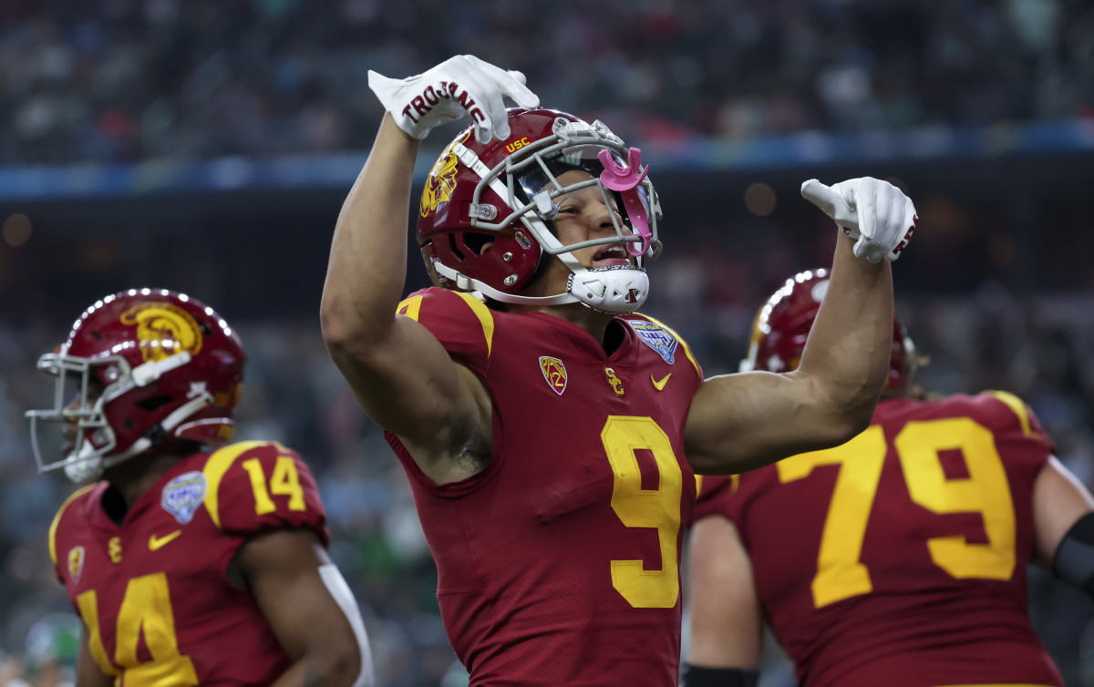 Look Photos from USC's Cotton Bowl collapse vs. Tulane Sports