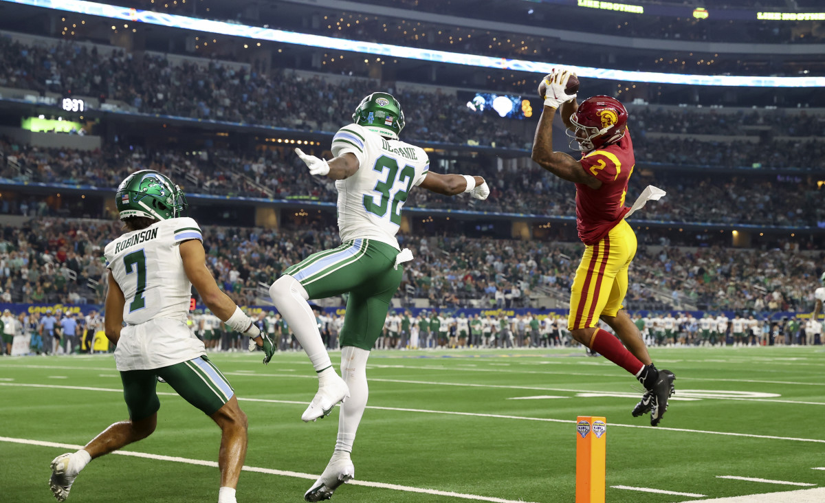 Look Photos from USC's Cotton Bowl collapse vs. Tulane Sports