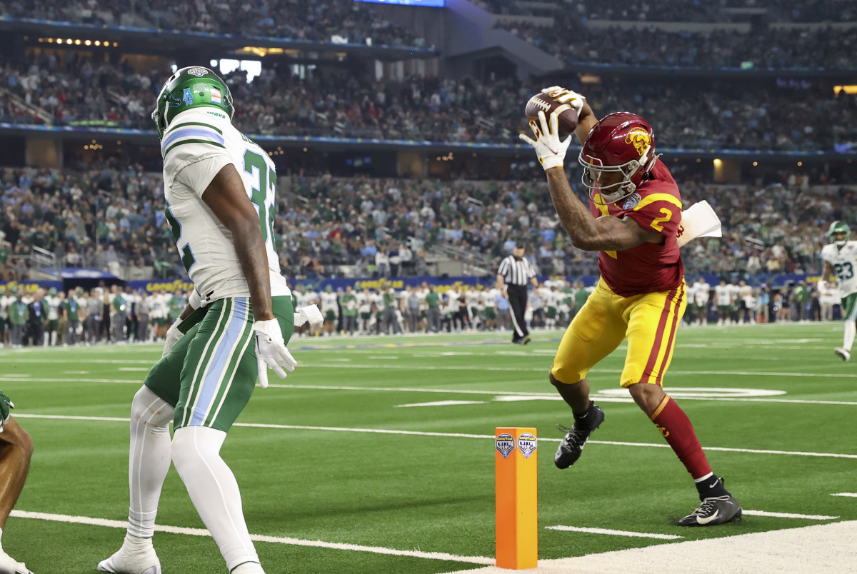 Look Photos from USC's Cotton Bowl collapse vs. Tulane Sports