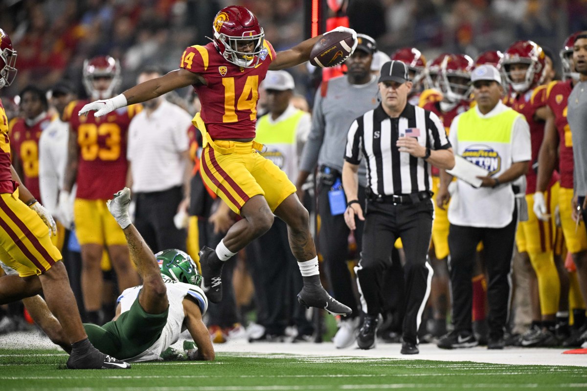 Look Photos from USC's Cotton Bowl collapse vs. Tulane Sports