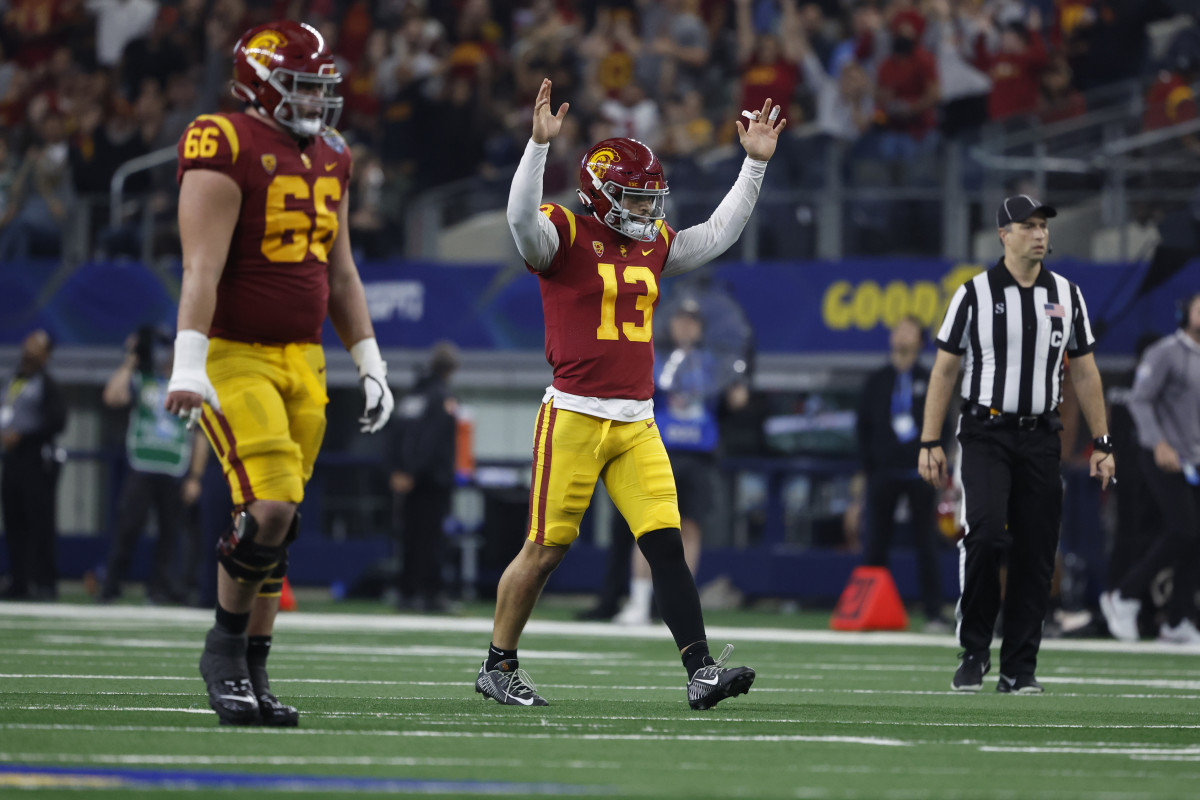 Look Photos from USC's Cotton Bowl collapse vs. Tulane Sports