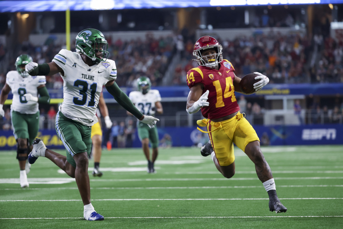 Look Photos from USC's Cotton Bowl collapse vs. Tulane Sports