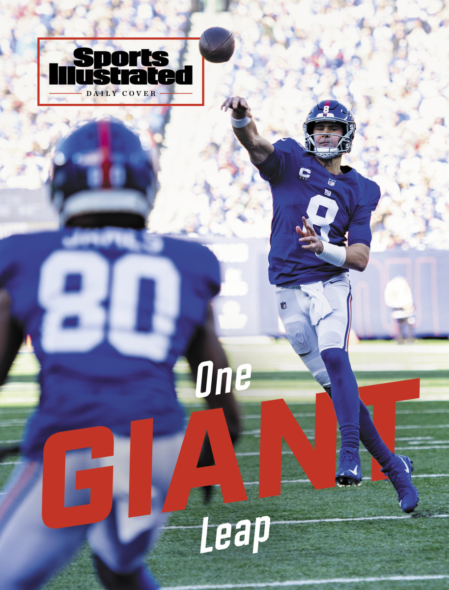 Daniel Jones throws a pass during a victory over the Colts