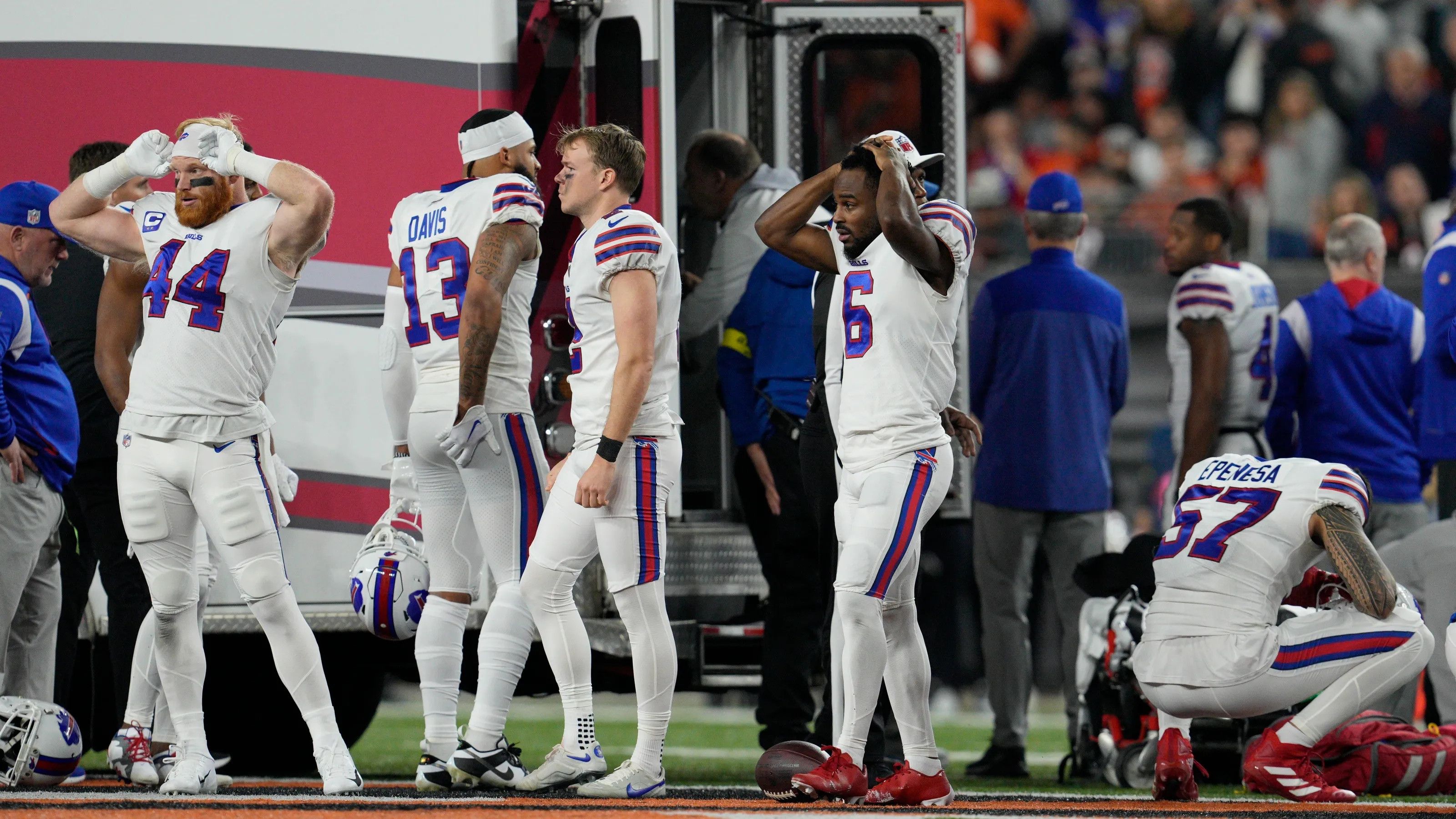 Atlanta Falcons Players React to Buffalo Bills Damar Hamlin Situation - Sports Illustrated Atlanta Falcons News, Analysis and More - Vimarsana News