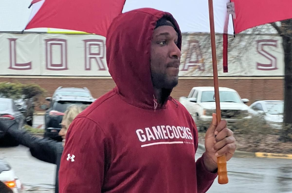 South Carolina Defensive End Transfer arrives at Florida State for Official Visit - Vimarsana News