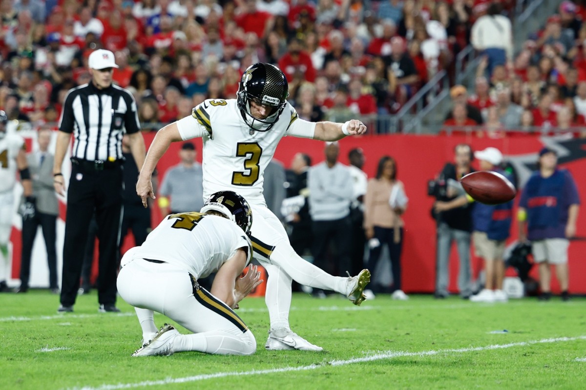New Orleans Saints place kicker Wil Lutz (3) kicks a field goal against the Tampa Bay Buccaneers. Mandatory Credit: Douglas DeFelice-USA TODAY Sports