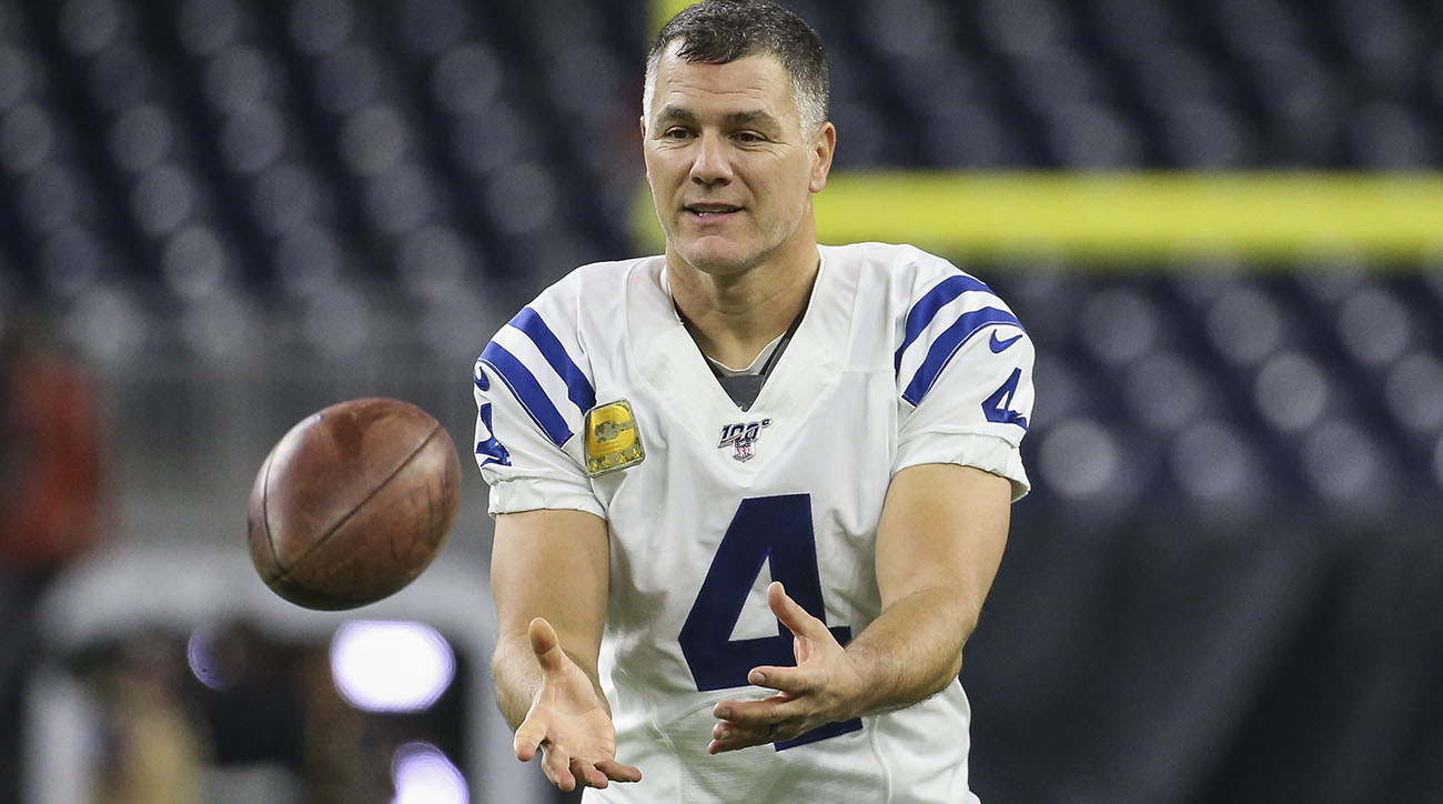 Former NFL Kicker Adam Vinatieri Shows Off Linebacker Physique in Viral