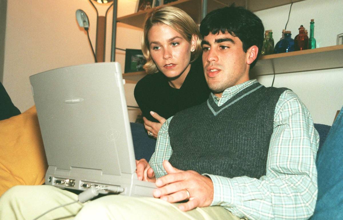 Danielle and Claudio Reyna during their playing days (1998)