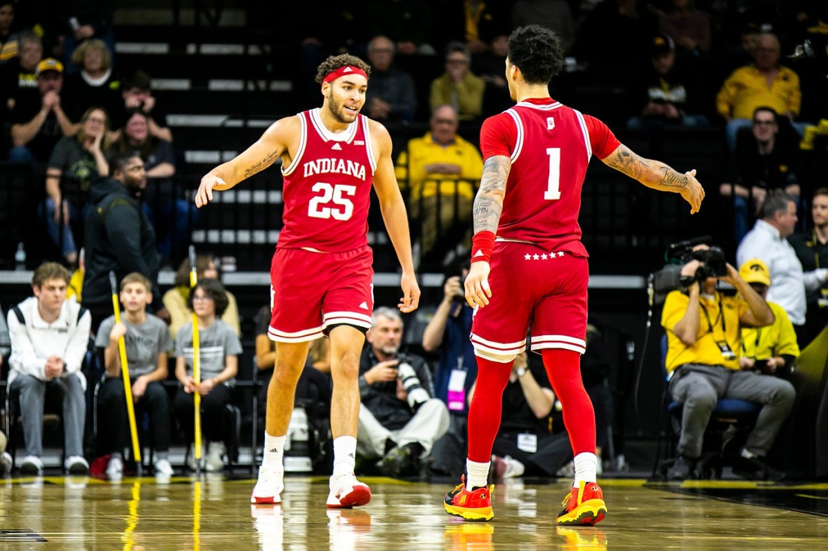 PHOTO GALLERY: Best Photos From Indiana's Loss at Iowa