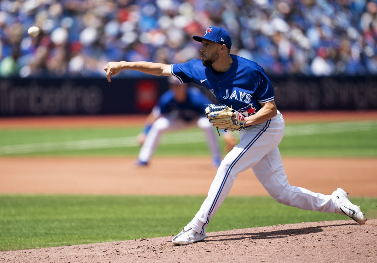 Casey Lawrence has re-signed with the Blue Jays for 2023.