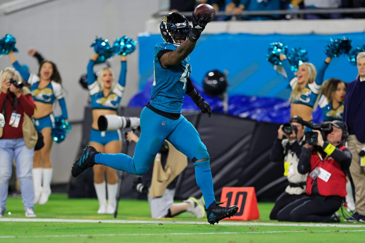 Jaguars linebacker Josh Allen scores the game-winning touchdown against the Titans in Week 18 to give Jacksonville the AFC South title.