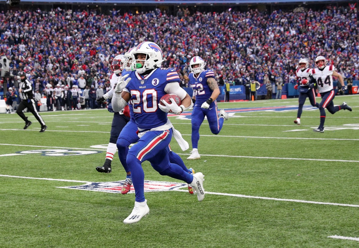 Bills returner Nyheim Hines had two kickoff return touchdowns against the Patriots in Week 18.