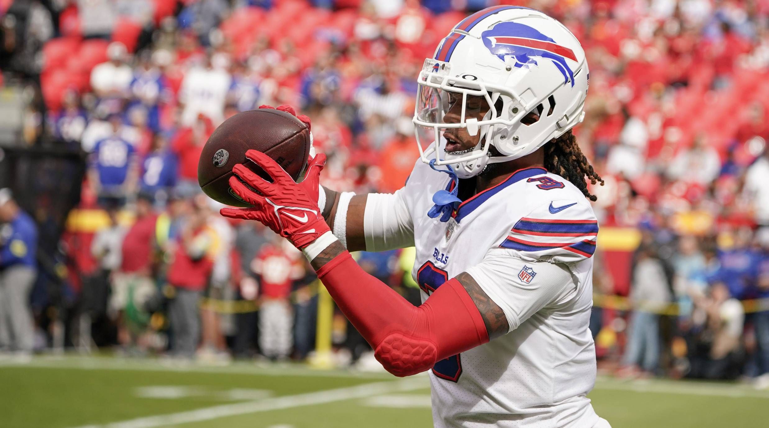 Damar Hamlin Posts Heartfelt Reaction to Honor by Bills QB Josh Allen - Vimarsana News