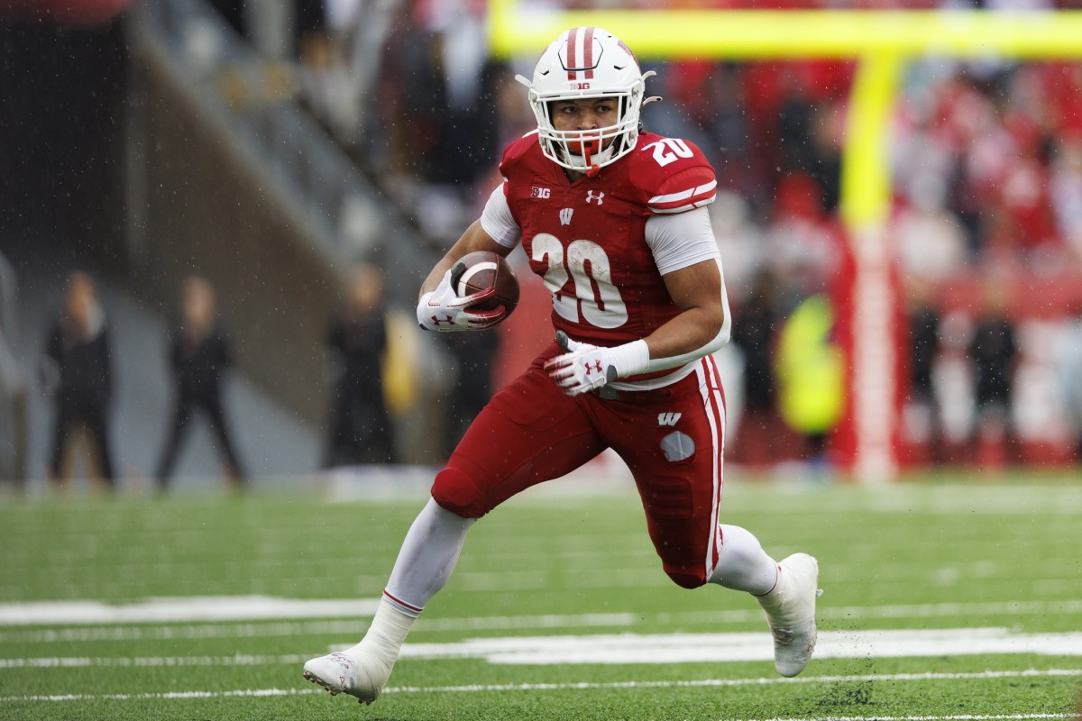 Former Wisconsin RB Isaac Guerendo Transfers to Louisville Sports