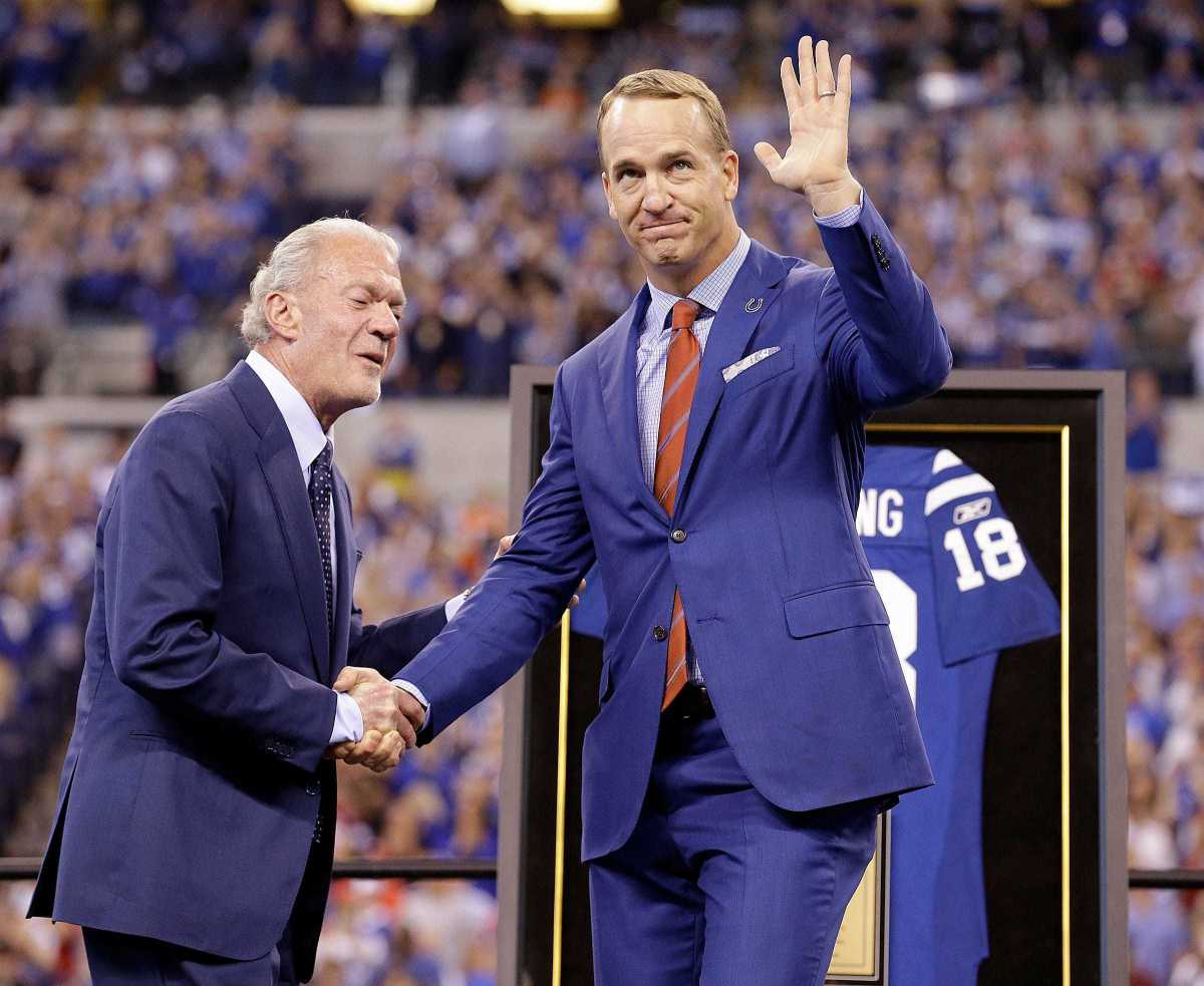Former Colts quarterback Peyton Manning and team owner Jim Irsay during the halftime festivities of their game against the San Francisco 49ers at Lucas Oil Stadium, Oct 8, 2017. 636567928563738535 Uscpcent02 6x12son0ms5oavo4lxb Original Jpg