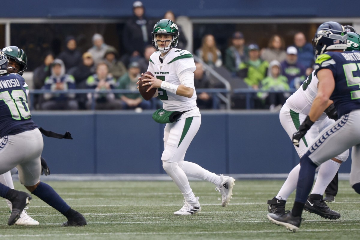 New York Jets QB Mike White drops back to pass against Seattle Seahawks