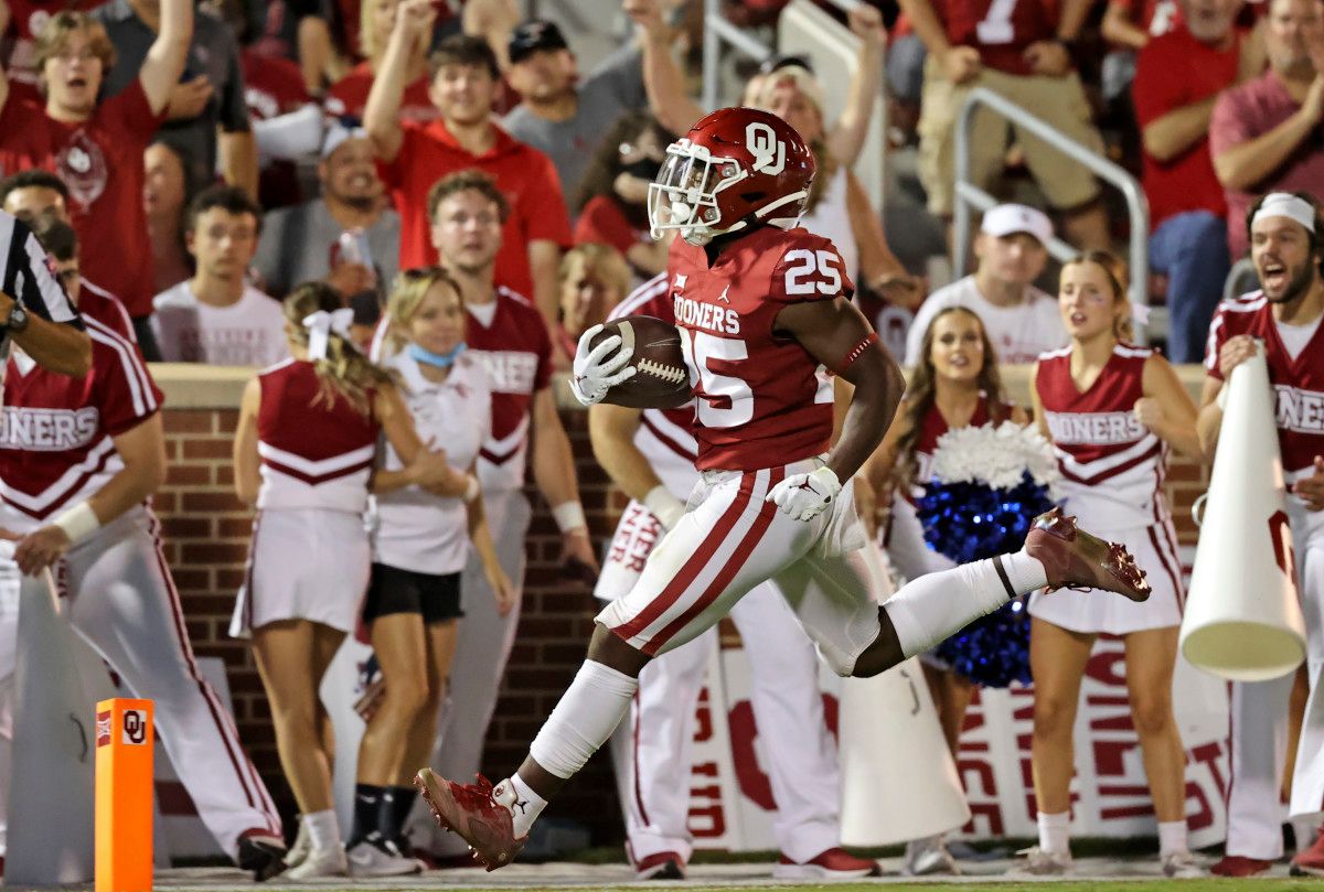 Oklahoma RB Announces Retirement From Football - Vimarsana News