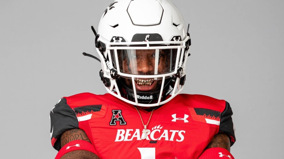 Former Gators DB Jordan Young Transfers to Cincinnati Bearcats Sports