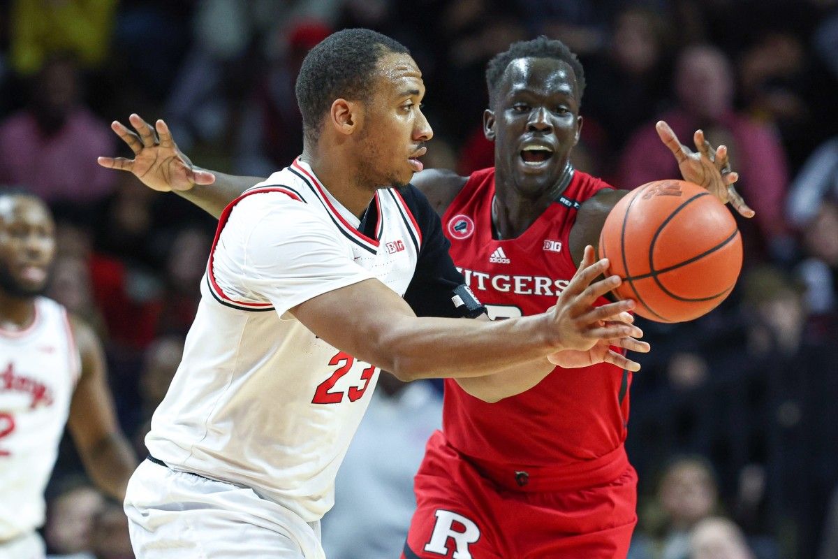 Ohio State's Zed Key reaches for the ball on Sunday at Rutgers (USA TODAY Sports)