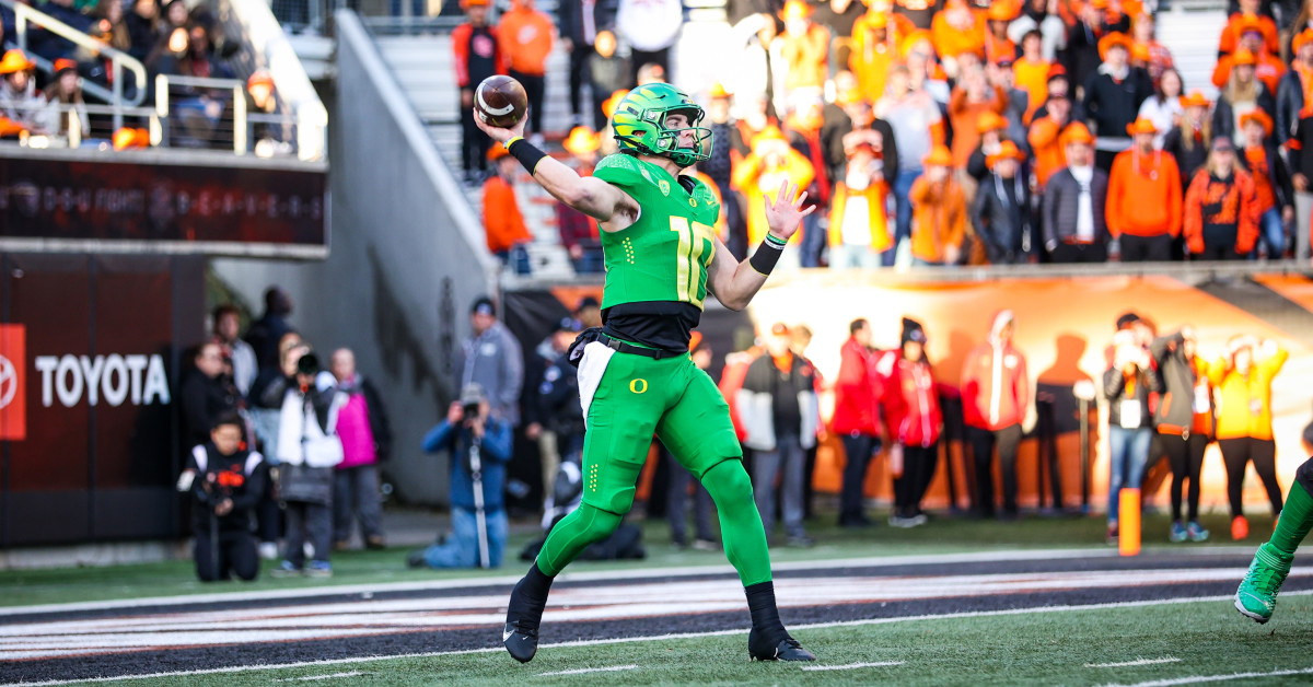 Quarterback Bo Nix chose to return to Oregon for the 2023 season to chase a national championship with Dan Lanning and the Ducks.