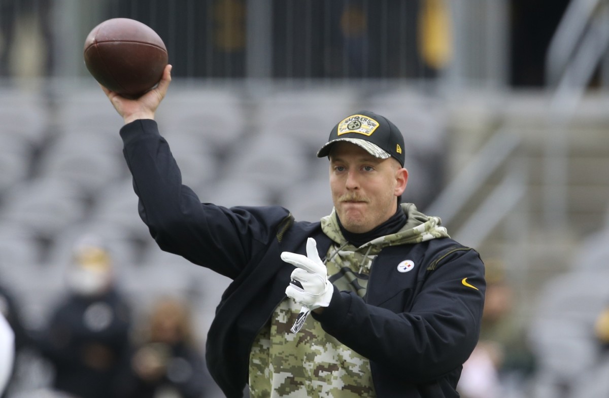 Nov 14, 2021; Pittsburgh, Pennsylvania, USA; Pittsburgh Steelers receivers coach Blaine Stewart warms up players before the game against the Detroit Lions at Heinz Field.
