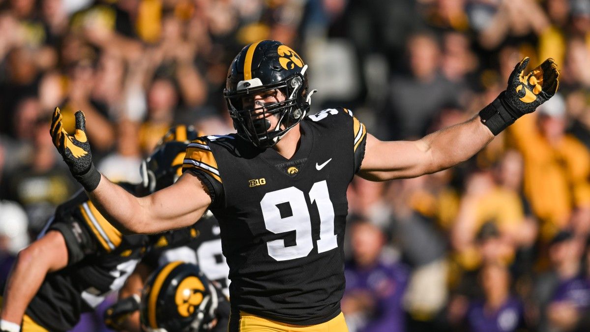Packers Make Trade, Select Lukas Van Ness in Athletic Mock Draft - Sports Illustrated Green Bay Packers News, Analysis and More - Vimarsana News