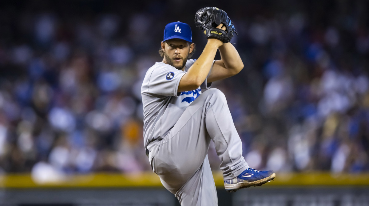 Dodgers pitcher Clayton Kershaw throws against the Diamondbacks.