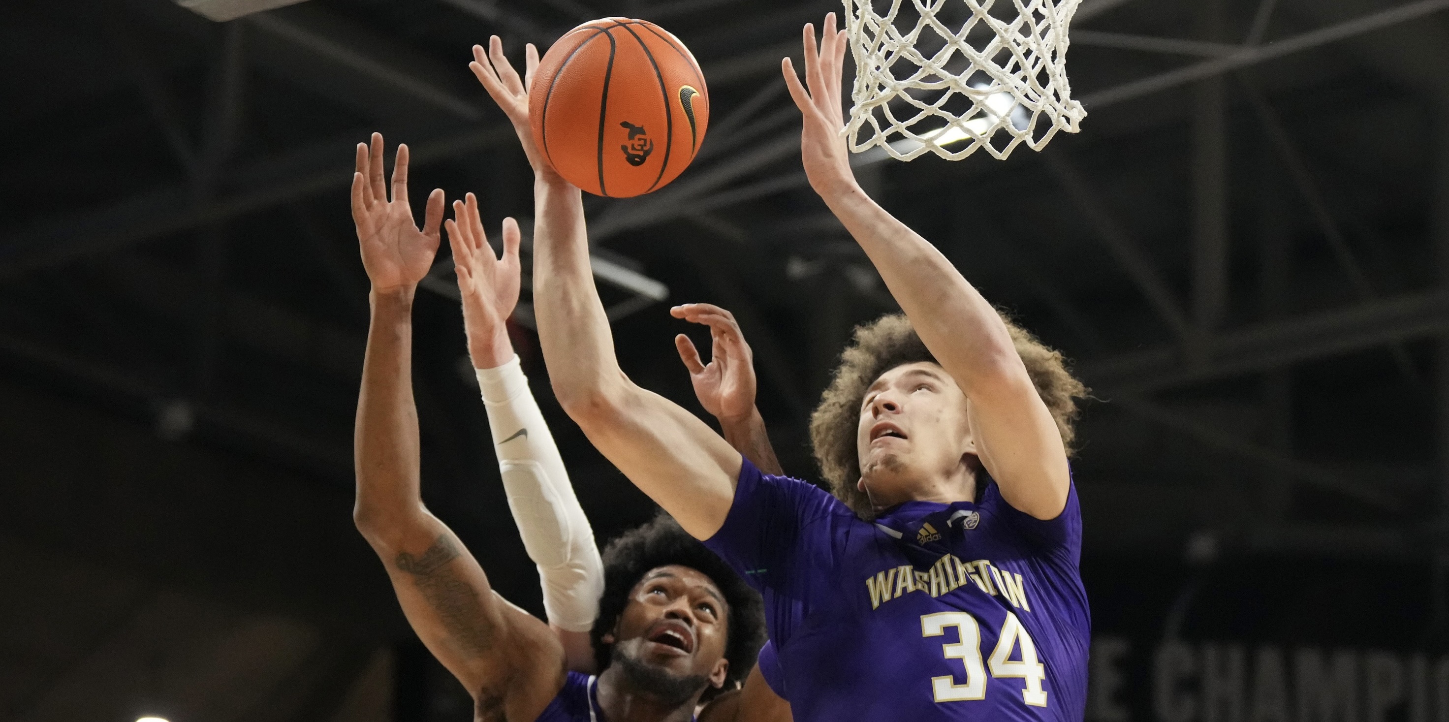Huskies Hold Off Colorado on Road for 3rd Consecutive Win