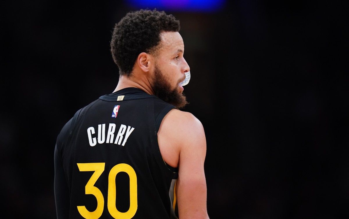 Steph Curry Reacts to Golden State Warriors Changing Starting Lineup - Vimarsana News