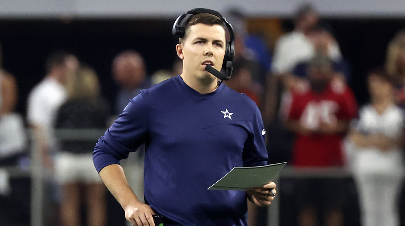 Cowboys’ Kellen Moore to Interview for Panthers Job, per Report