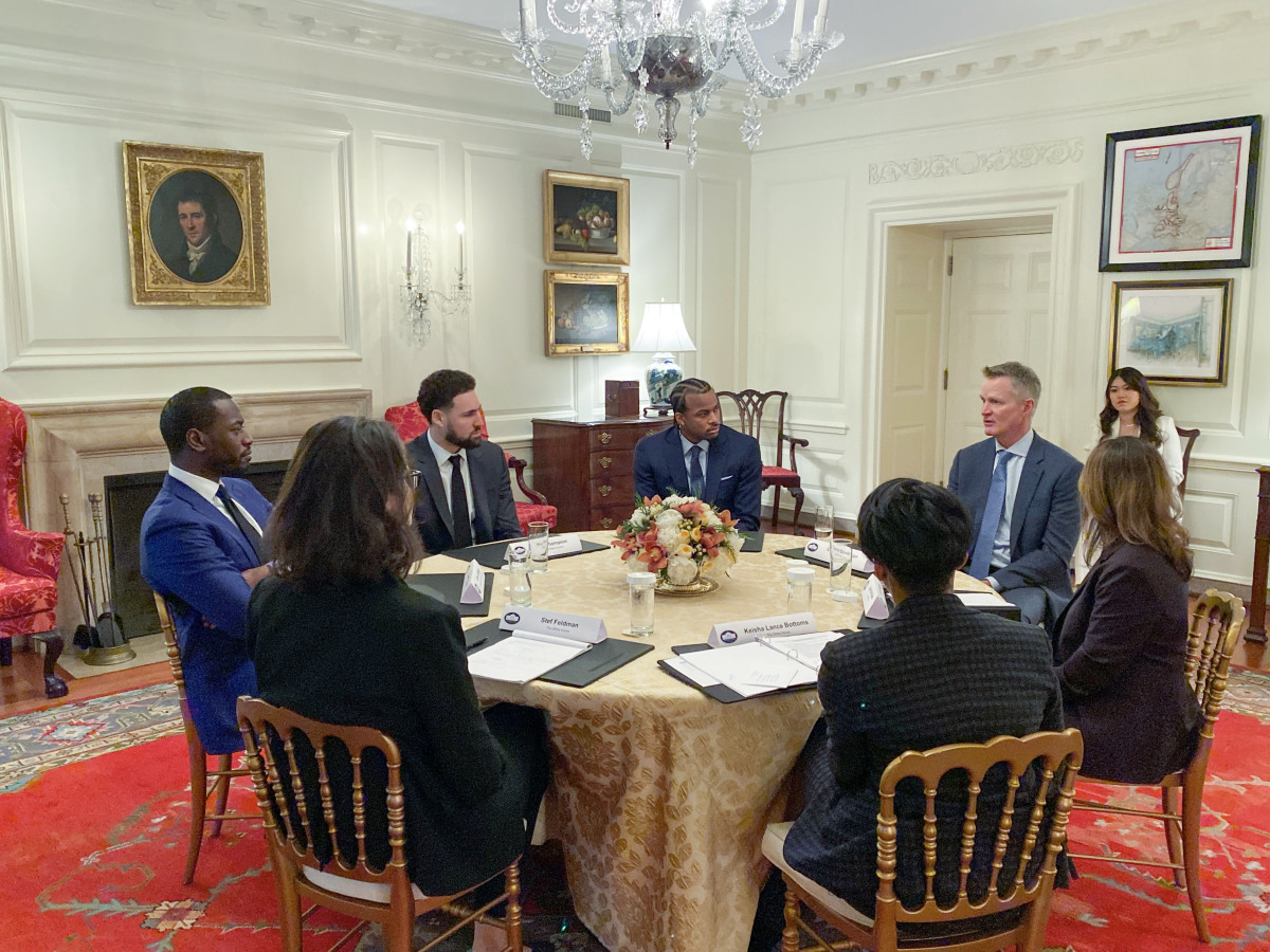 Members of the Warriors met with White House officials to discuss gun laws.