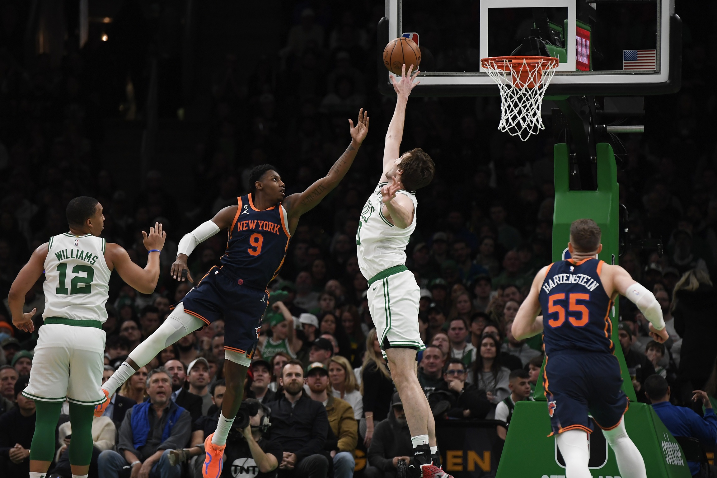 Eastern Conference Recaps, Jan. 26: Julius Randle's 37 Points Leads New York Knicks Past Boston Celtics
