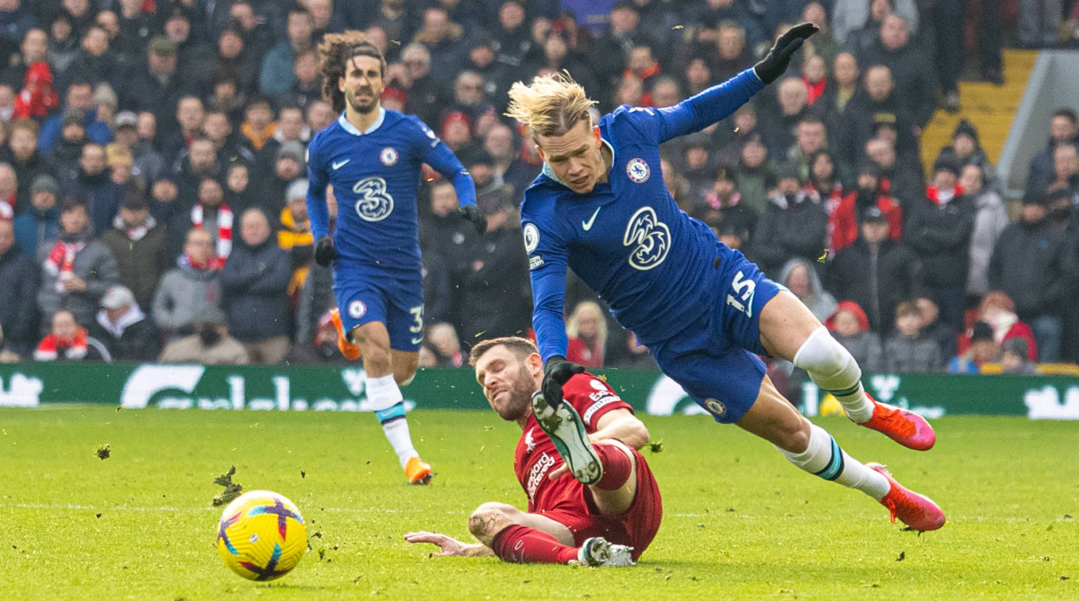 Mykhailo Mudryk playing for Chelsea.